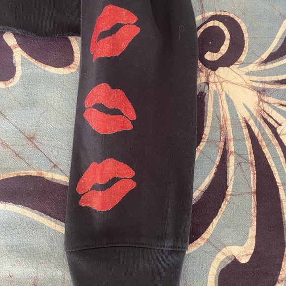 Koch “Kiss Me in Texas” Navy Cropped Sweatshirt - Picture 3 of 4